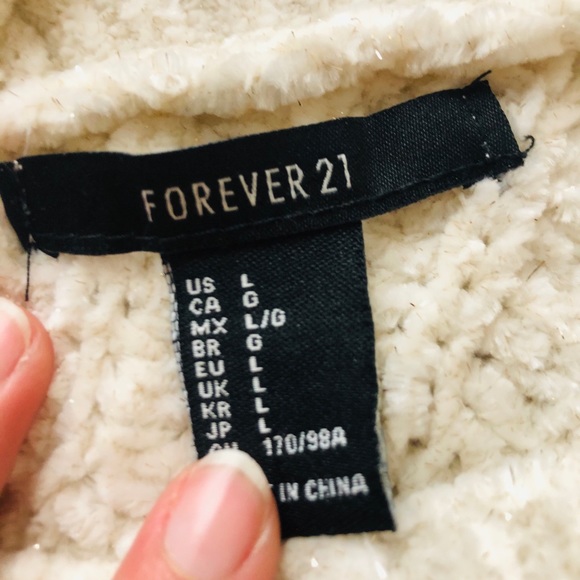 Forever 21 cream knitted V-neck sweater large - Picture 3 of 6